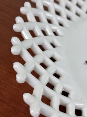 EAPG Challinor Glass Co's Opaque White Apple Blossom Plate Floral Wall Hanging - Thumbnail 5
