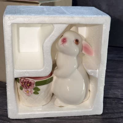 Rabbit Candle Holder Avon 1980 Bunny W Basket And Flowers VTG Easter Spring - Thumbnail 19
