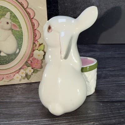 Rabbit Candle Holder Avon 1980 Bunny W Basket And Flowers VTG Easter Spring - Thumbnail 4