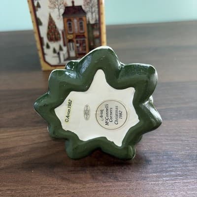 Vintage 1982 McConnell's Corners Town Christmas Tree Figurine by AVON in Box - Thumbnail 7