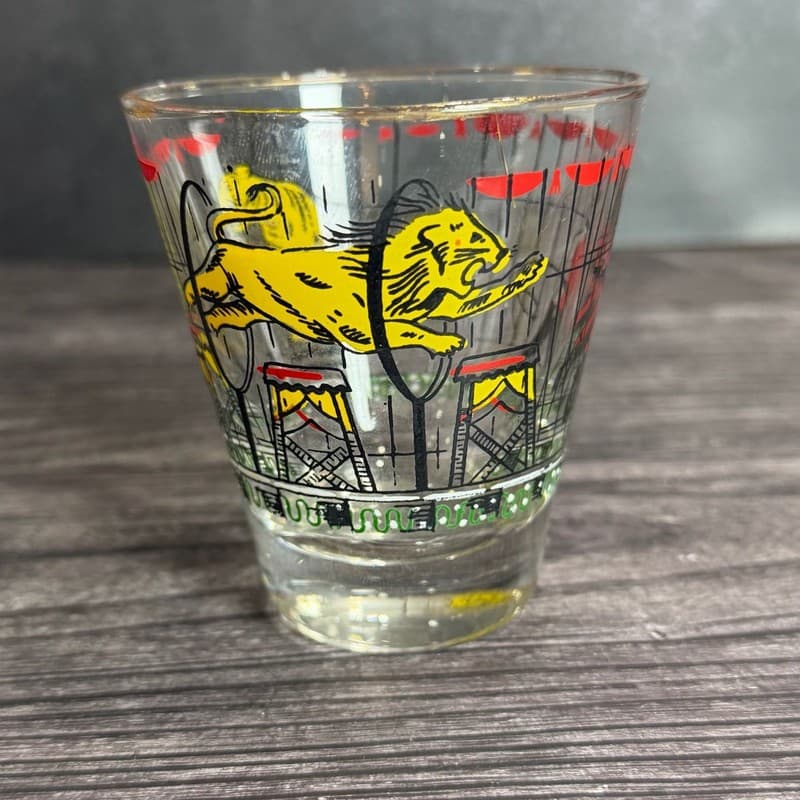 Vintage 1952 Libbey Circus Big Top Lion Tamer Glass Tumbler - Thumbnail 2