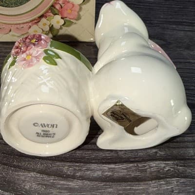 Rabbit Candle Holder Avon 1980 Bunny W Basket And Flowers VTG Easter Spring - Thumbnail 8