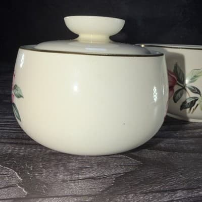 HOMER LAUGHLIN USA RHYTHM PINK MAGNOLIA Creamer & Sugar Bowl with Lid - Thumbnail 6