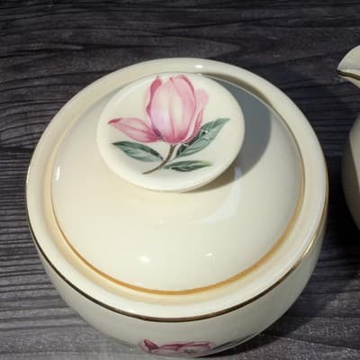 HOMER LAUGHLIN USA RHYTHM PINK MAGNOLIA Creamer & Sugar Bowl with Lid - Thumbnail 3