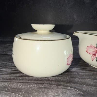 HOMER LAUGHLIN USA RHYTHM PINK MAGNOLIA Creamer & Sugar Bowl with Lid - Thumbnail 4