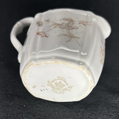 ROYAL SEMI-PORCELAIN JOHNSON BROS ENGLAND PITCHER BLUE FLOWERS GOLD TRIM Cream - Thumbnail 8