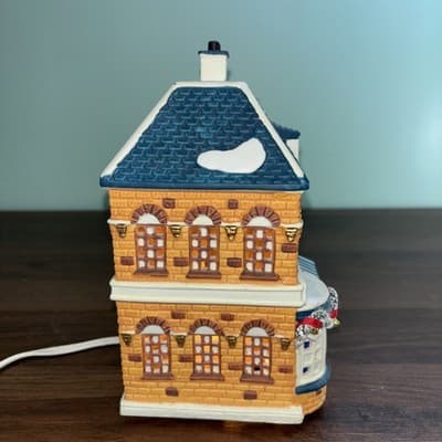 Dickensville Collectables NOMA Apothecary Shoe Shine Porcelain Lighted House - Thumbnail 8