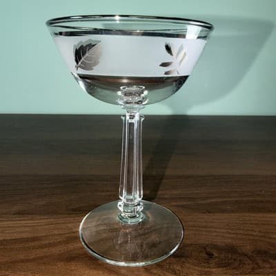 VTG LIBBY Frosted Silver Leaf MCM CHAMPAGNE / SHERBET 4 Oz GLASSES Replacement - Thumbnail 2