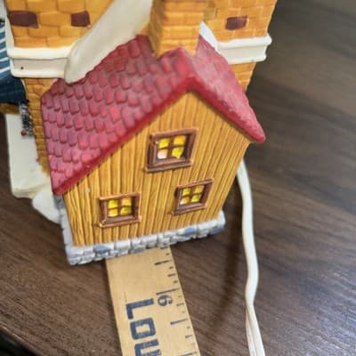 Dickensville Collectables NOMA Apothecary Shoe Shine Porcelain Lighted House - Thumbnail 13