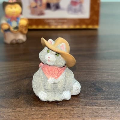 COWBOY CAMERON 3-Piece Set Hallmark Merry Miniatures Western Cats In Hats Roping - Thumbnail 6