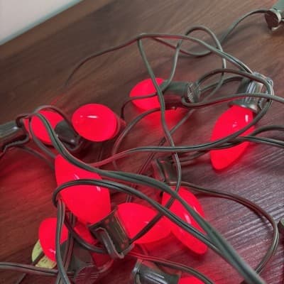 3 Vintage String Of Red Christmas C-9 Bulbs /Green Cord / 7 bulbs per 7’ stri - Thumbnail 5