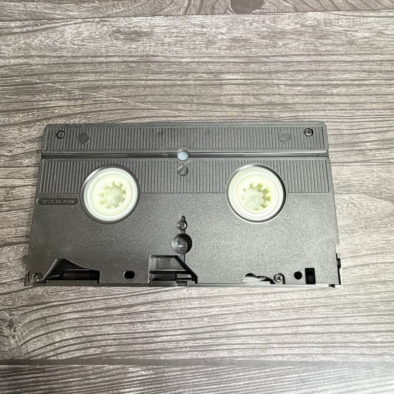 Johnny Dangerously VHS 1984 Michael Keaton Comedy Tape - Thumbnail 13