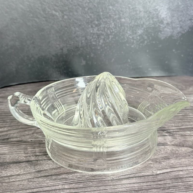 Vintage Hazel Atlas Criss-Cross Pattern Clear Glass Citrus Juicer Reamer - Thumbnail 4