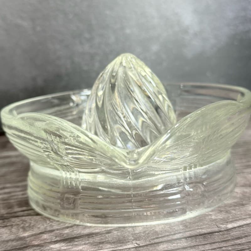 Vintage Hazel Atlas Criss-Cross Pattern Clear Glass Citrus Juicer Reamer - Thumbnail 7