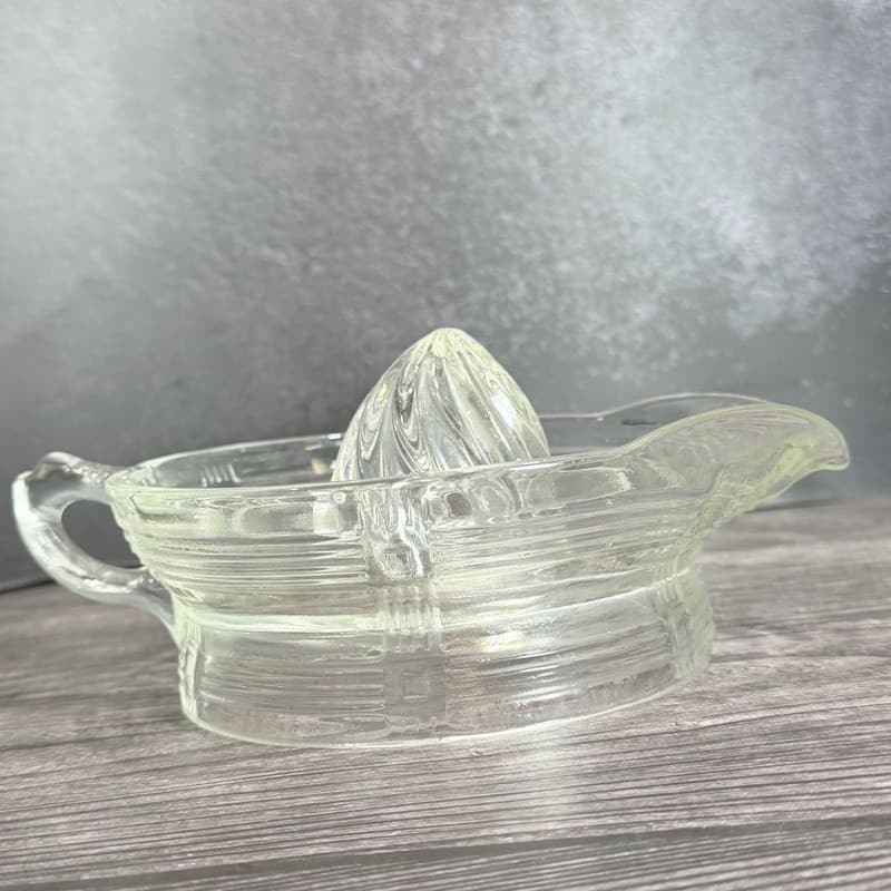 Vintage Hazel Atlas Criss-Cross Pattern Clear Glass Citrus Juicer Reamer - Thumbnail 8