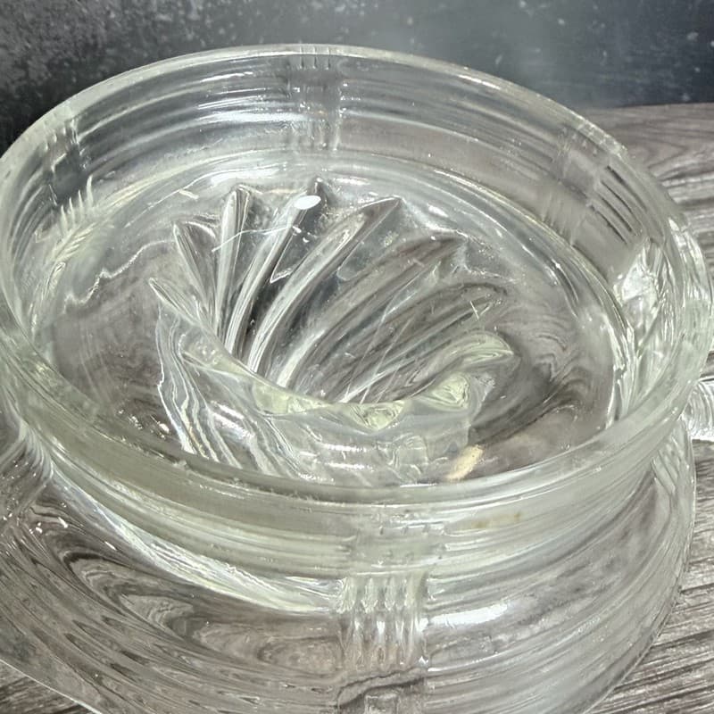 Vintage Hazel Atlas Criss-Cross Pattern Clear Glass Citrus Juicer Reamer - Thumbnail 10