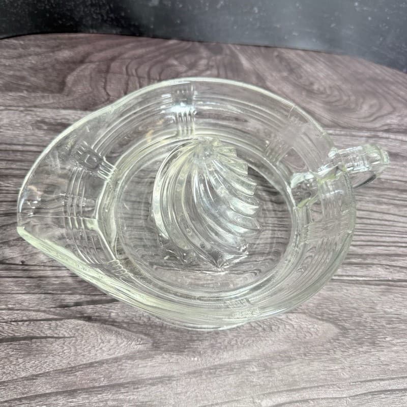 Vintage Hazel Atlas Criss-Cross Pattern Clear Glass Citrus Juicer Reamer - Thumbnail 2