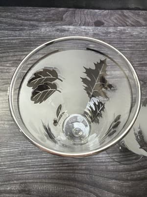2 Vintage Libbey Frosted Pilsner Glasses Mid Century Barware Silver Leaf Foliage - Thumbnail 3