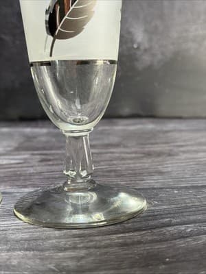 2 Vintage Libbey Frosted Pilsner Glasses Mid Century Barware Silver Leaf Foliage - Thumbnail 6