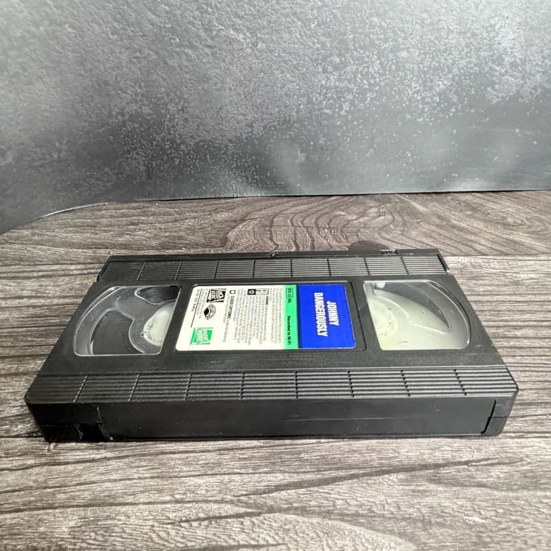 Johnny Dangerously VHS 1984 Michael Keaton Comedy Tape - Thumbnail 8