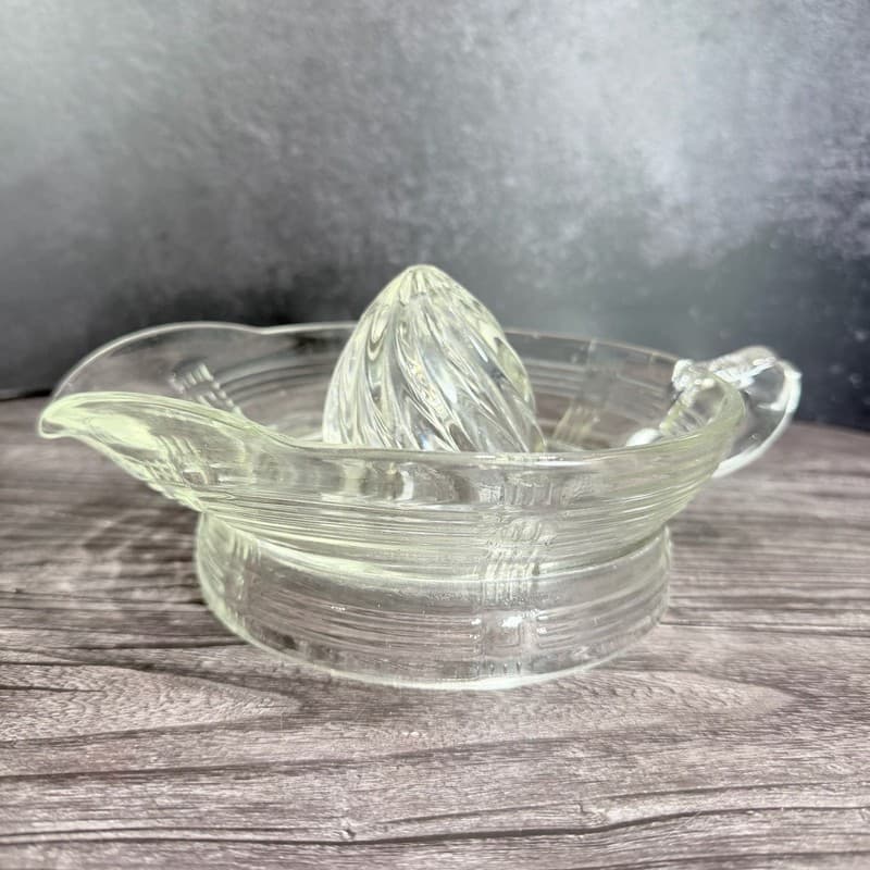 Vintage Hazel Atlas Criss-Cross Pattern Clear Glass Citrus Juicer Reamer