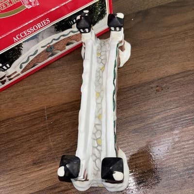 Dickens Collectible Accessories 1997 Vintage Porcelain Bridge 384-0410 - Thumbnail 3