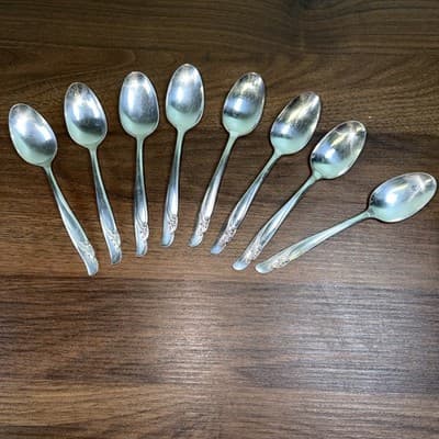 8 Teaspoons 1957 EXQUISITE Rogers & Bro International Silverplate 6” Flowers