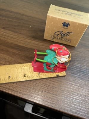 NEW/box never displayed AVON Elves' Day Off SKIING resin Ornament - Thumbnail 7