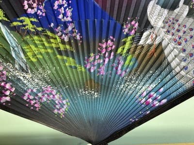 VTG Japanese Hand Painted Folding Hand Fan Mountains And White Peacocks - Thumbnail 4
