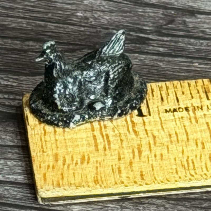 Vintage Miniature Cast Metal Hen on Nest Figurine 1 Inch - Thumbnail 4