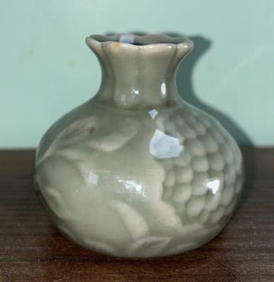 Antique VTG Chinese Celedon Green Fish Scale Flowers SMALL Vase or Brush Pot 3" - Thumbnail 6