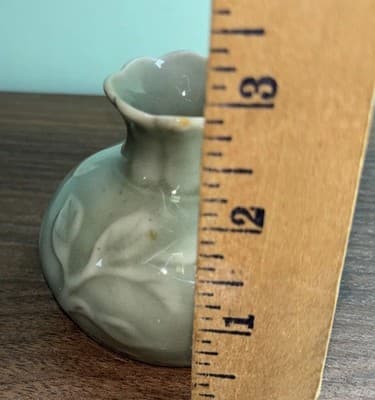 Antique VTG Chinese Celedon Green Fish Scale Flowers SMALL Vase or Brush Pot 3" - Thumbnail 11