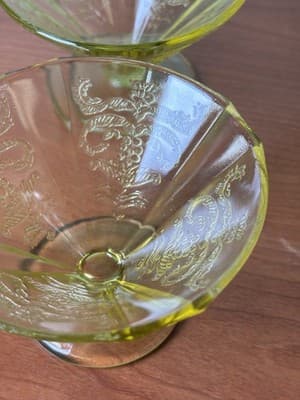 Vtg 4 Yellow Pressed Glass Champagne Fruit Cups Recollection by Indiana Madrid - Thumbnail 4