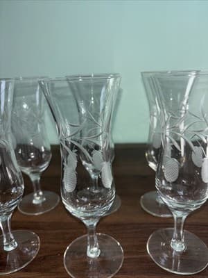Crystal Flutted Champagne Glasses Berry And Leafs Cut Glass Cut Stem Vintage Bar - Thumbnail 9