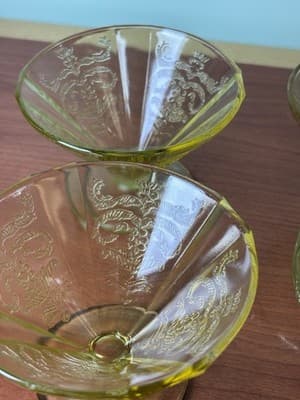 Vtg 4 Yellow Pressed Glass Champagne Fruit Cups Recollection by Indiana Madrid - Thumbnail 6