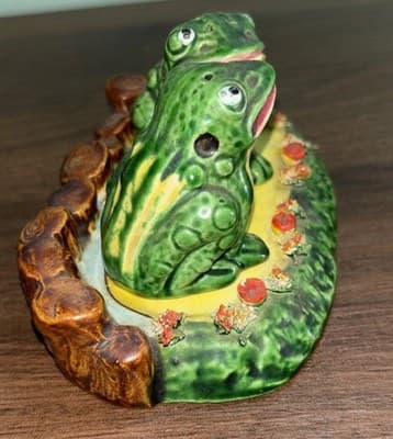 VTG Frogs Pond Salt & Pepper Shaker Set Handpainted Spaghetti ware realistic - Thumbnail 18
