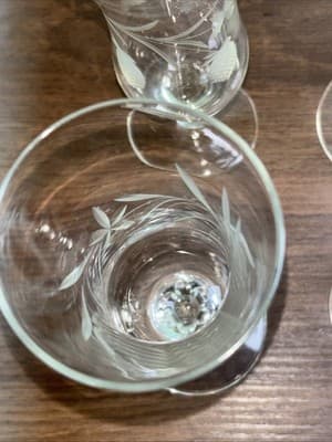 Crystal Flutted Champagne Glasses Berry And Leafs Cut Glass Cut Stem Vintage Bar - Thumbnail 5