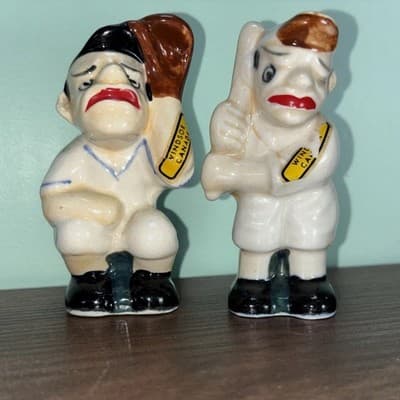 Vintage Ceramic Baseball Catcher & Batter Salt & Pepper Shakers Japan Funny Men - Thumbnail 2