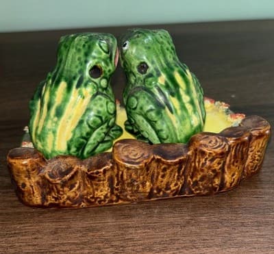 VTG Frogs Pond Salt & Pepper Shaker Set Handpainted Spaghetti ware realistic - Thumbnail 16