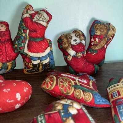 Set of 12 Vintage Handmade SANTA Stockings Stuffed Fabric Christmas ORNAMENTS - Thumbnail 4