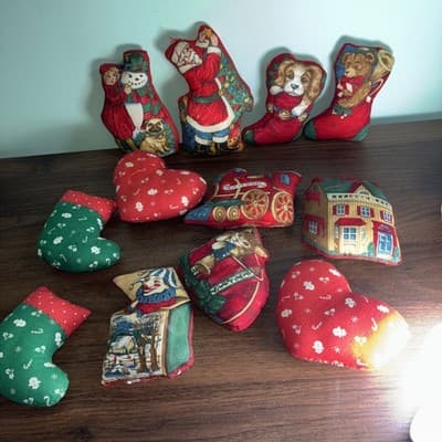 Set of 12 Vintage Handmade SANTA Stockings Stuffed Fabric Christmas ORNAMENTS - Thumbnail 7