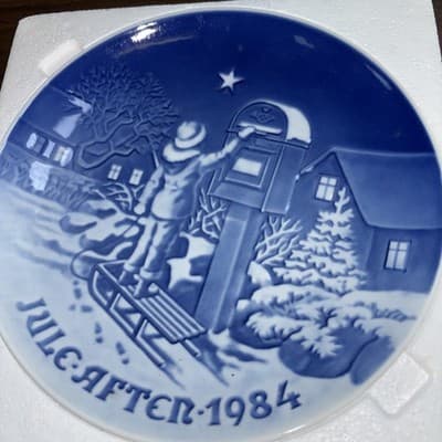 Vintage 1984 Bing & Grondahl The Christmas Better Christmas Eve PLATE 9084 Blue
