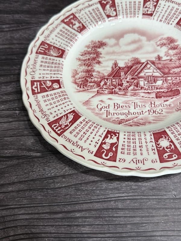 Royal Staffordshire 1962 Calendar Plate Red Transferware God Bless This House 9� - Thumbnail 6