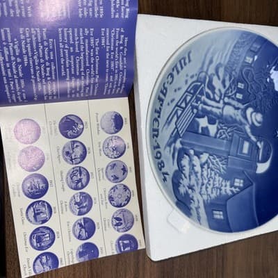 Vintage 1984 Bing & Grondahl The Christmas Better Christmas Eve PLATE 9084 Blue - Thumbnail 4