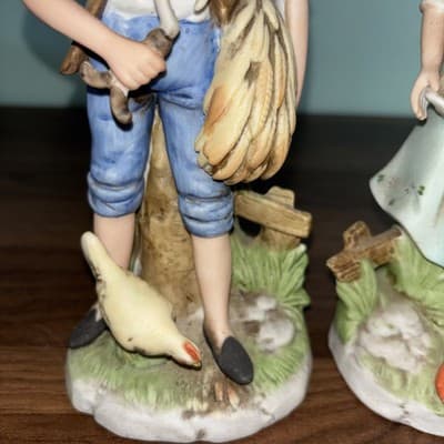 Pair of Vintage HOMCO 8" Girl & Boy Chickens Farmers Figurines Country Cottage - Thumbnail 5