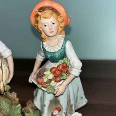 Pair of Vintage HOMCO 8" Girl & Boy Chickens Farmers Figurines Country Cottage - Thumbnail 2