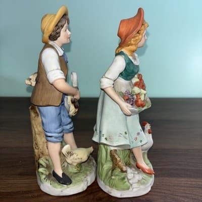 Pair of Vintage HOMCO 8" Girl & Boy Chickens Farmers Figurines Country Cottage - Thumbnail 6