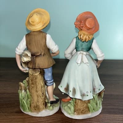 Pair of Vintage HOMCO 8" Girl & Boy Chickens Farmers Figurines Country Cottage - Thumbnail 7