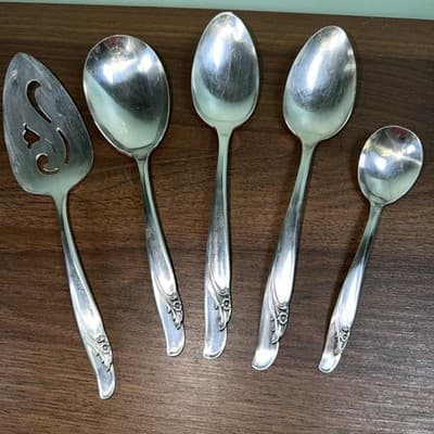 5 Serving Pieces Rogers International EXQUISITE Silverplate 1957 Spoons Pie