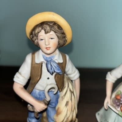 Pair of Vintage HOMCO 8" Girl & Boy Chickens Farmers Figurines Country Cottage - Thumbnail 4